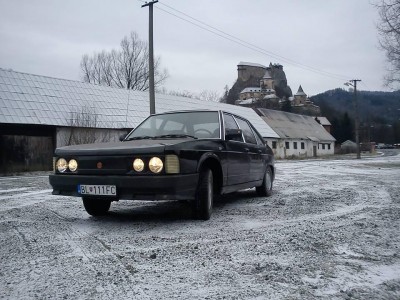 Tatra 613 192a.JPG