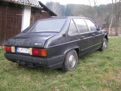 Tatra 613 204a.JPG