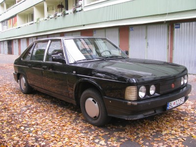 Tatra 613 001.jpg