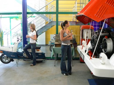 L-showroom.jpg