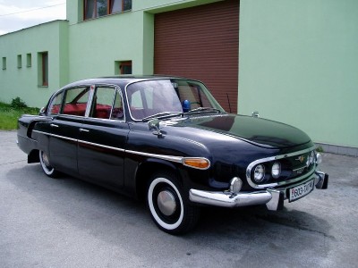 Tatra 603-2 čierna.jpg