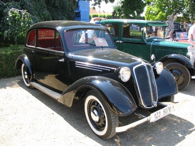 Tatra 57b Slavkov 2006 1.jpg (180.13 KiB) 18709 zobrazení Tatra 57b Slavkov 2006 1.jpg