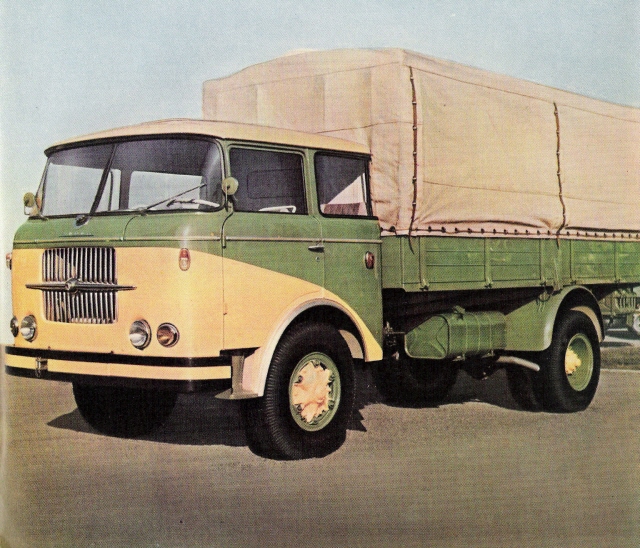 Škoda 706 RT - 1965.jpg