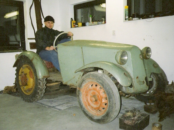 Traktůrek T-57.jpg
