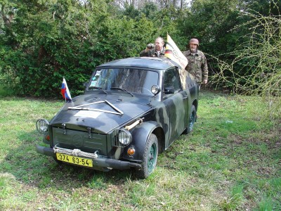 Trabant 601 vojenský II.jpg