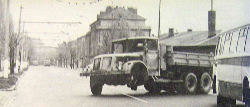am1971_50-1.jpg
