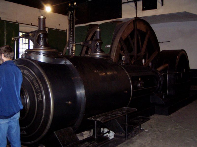 D_S_2004_sm1.jpg