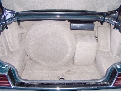 XJ40_kufr_před.jpg