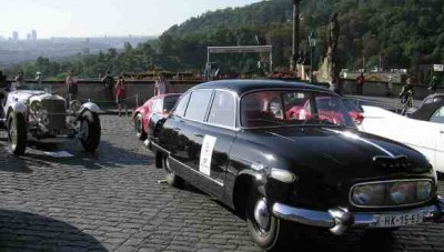 Tatra 603 1 v dobre spolecnosti.jpg (18.05 KiB) 3642 zobrazení Tatra 603 1 v dobre spolecnosti.jpg